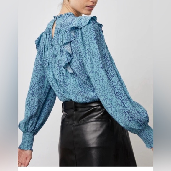 Rails — Flora top — Jewel Cheetah 
Blue 
Size medium - Picture 4 of 4